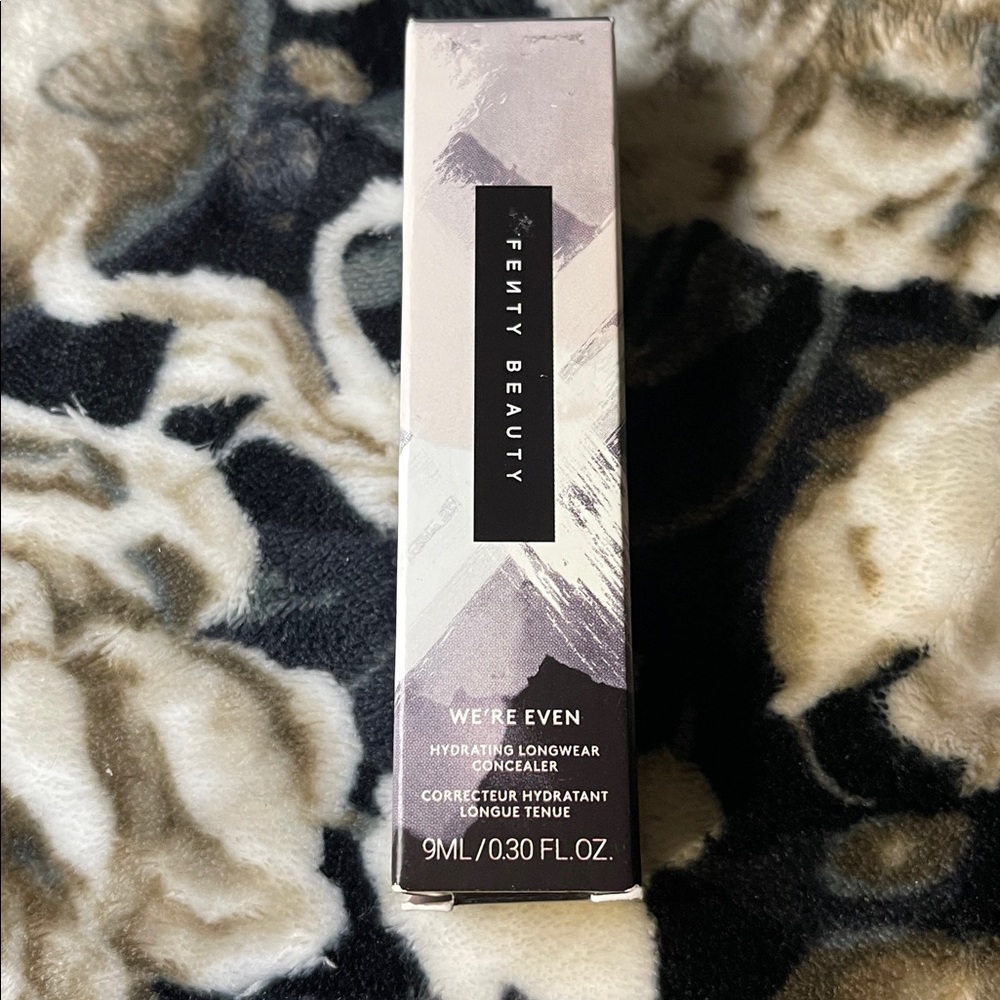 Fenty 480N We're Even Hydrating Longwear Concealer - Picture 3 of 5